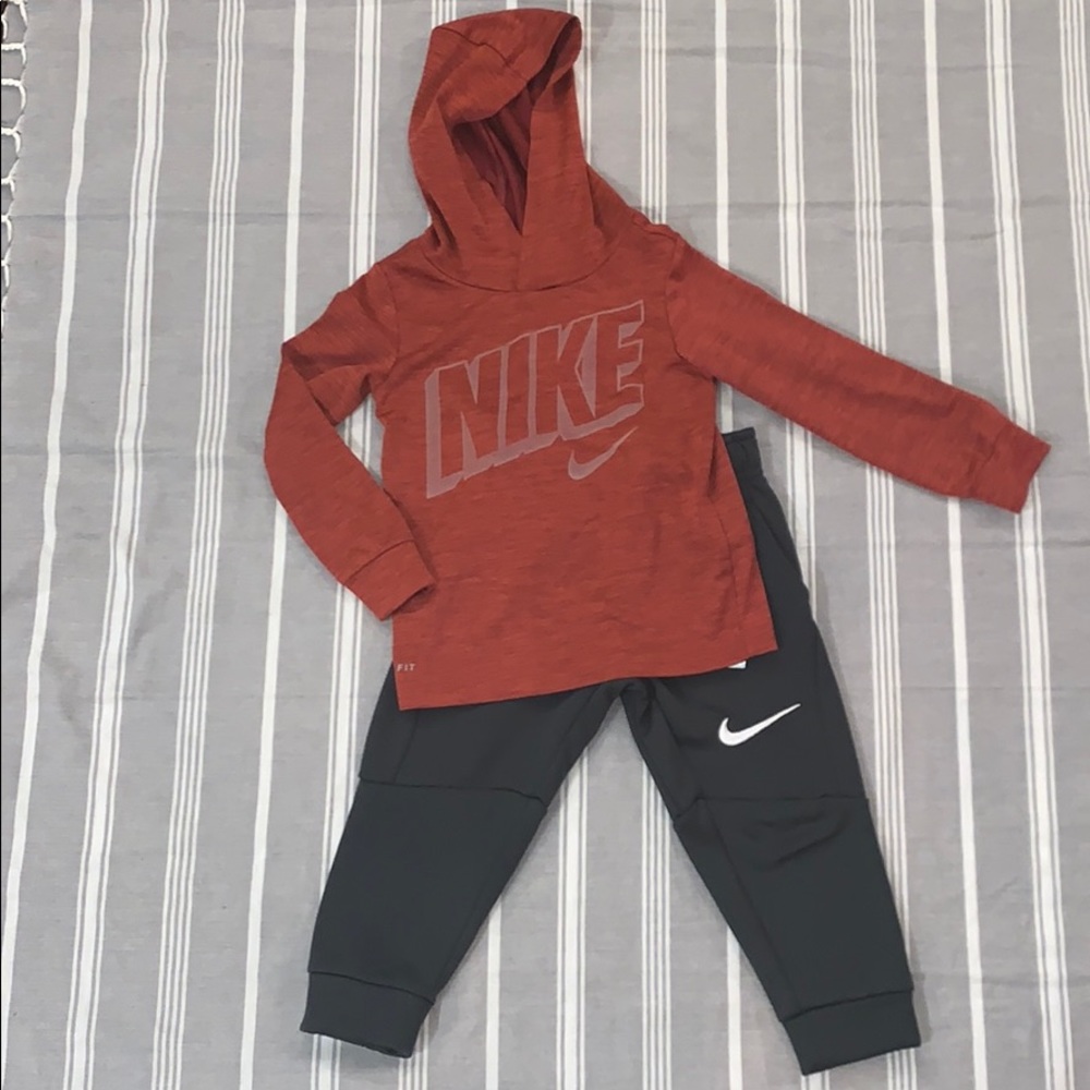 💥Nike Dri-Fit set! Boys 2T!